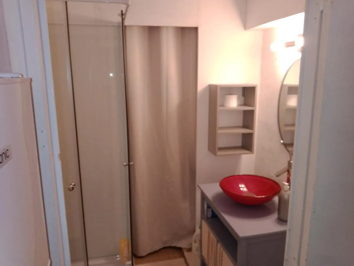 Studio Chez L'Habitant Bed and Breakfast Pierrelatte 0*,