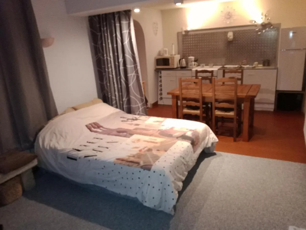 Studio Chez L'Habitant Bed and Breakfast Pierrelatte