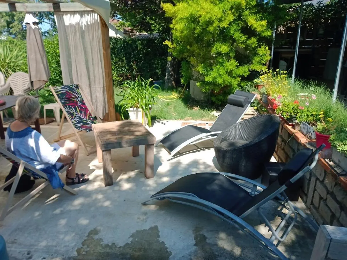 Bed & Breakfast Studio Chez L'Habitant Bed and Breakfast Pierrelatte